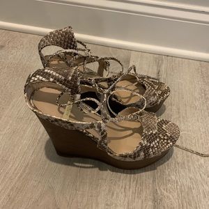 Marciano wedges new without box